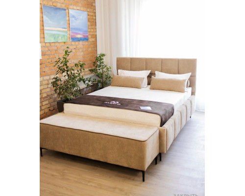 Pouf  Bella auf Metallbeinen